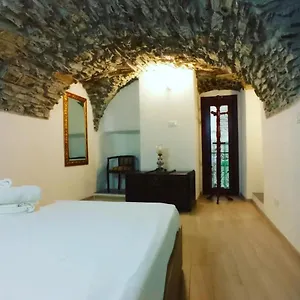 https://la-grotta.hotelitalianriviera.com